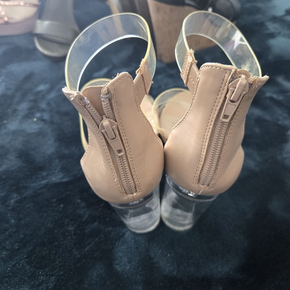 Heels - Picture 2 of 4